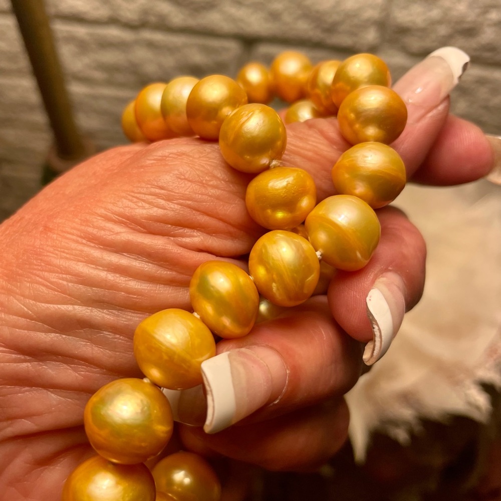 Authentic deep golden south sea pearl necklace - Picture 15 of 16